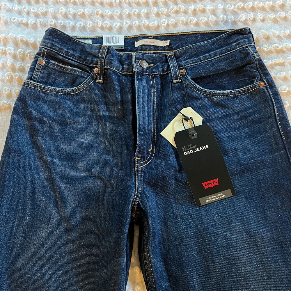 Levi’s Dad jean size 28